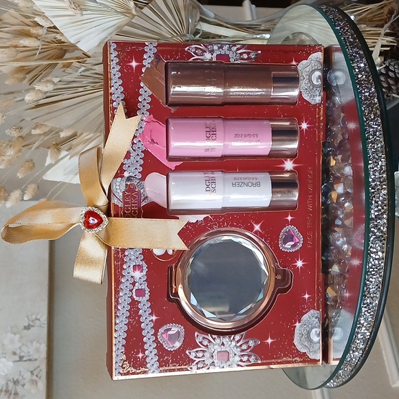 Badgley Mischka Other - New Badgley Mischka Blush Makeup Trio Set With Compact Mirror Full Size
